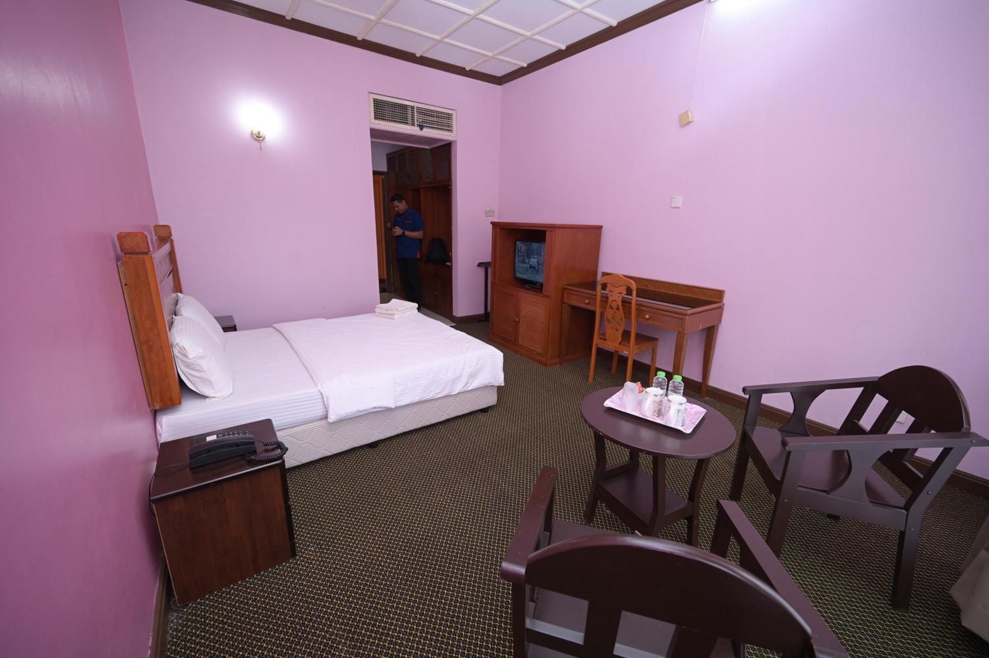 Kesedar Hotel Travel & Tours Sdn Bhd Гуа Мусанг Екстериор снимка